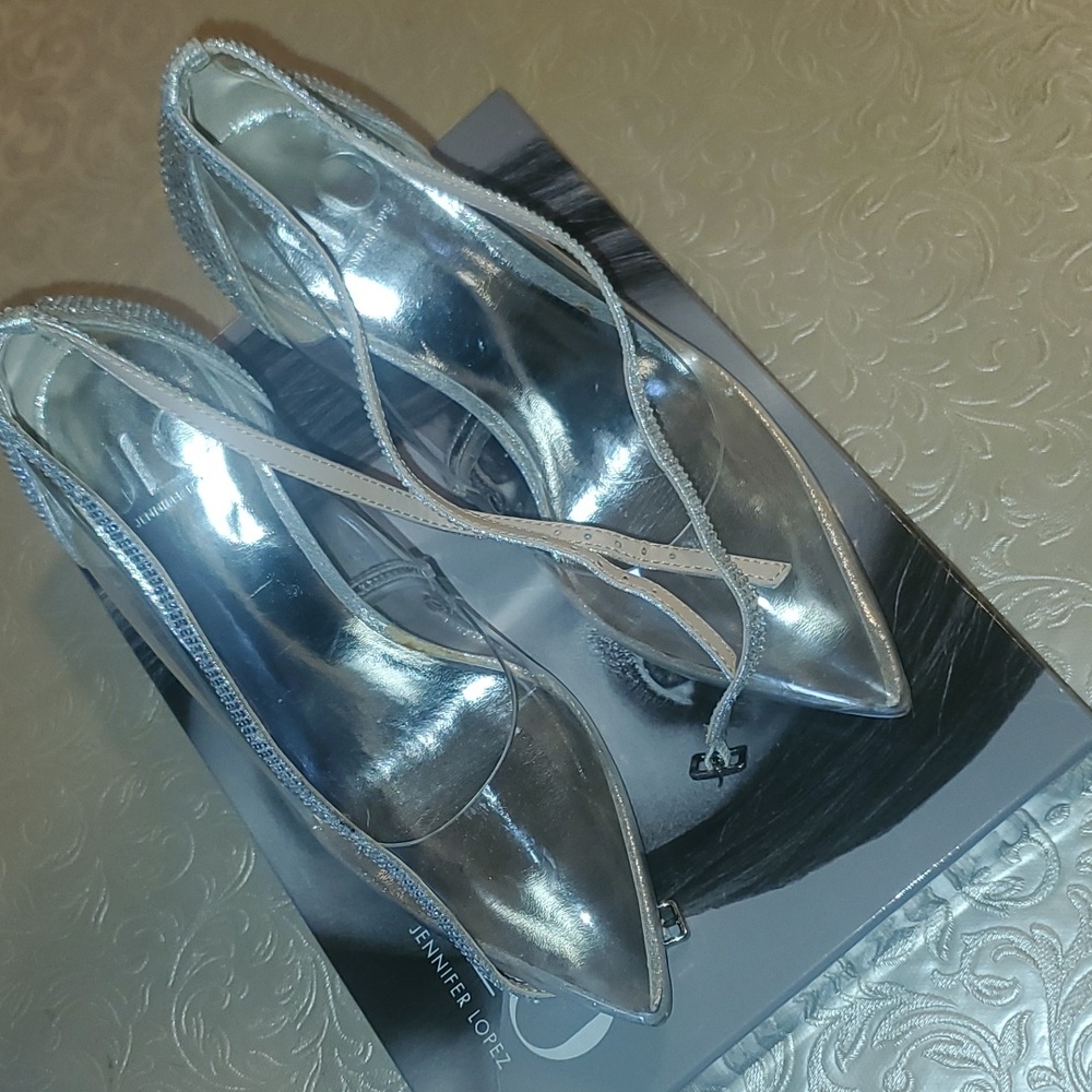 Brand new Jlo Morley Rhinestone Pump.... very light ✨️ elegant shoes 👠 👠 👠 - Picture 16 of 17